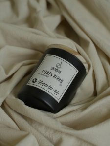 Nến thơm handmade mùi gỗ